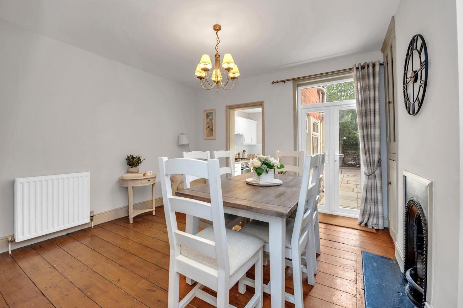 Holiday home Delightful 10 St Martins - 2 Bed, 2 Bathroom With Parking Available