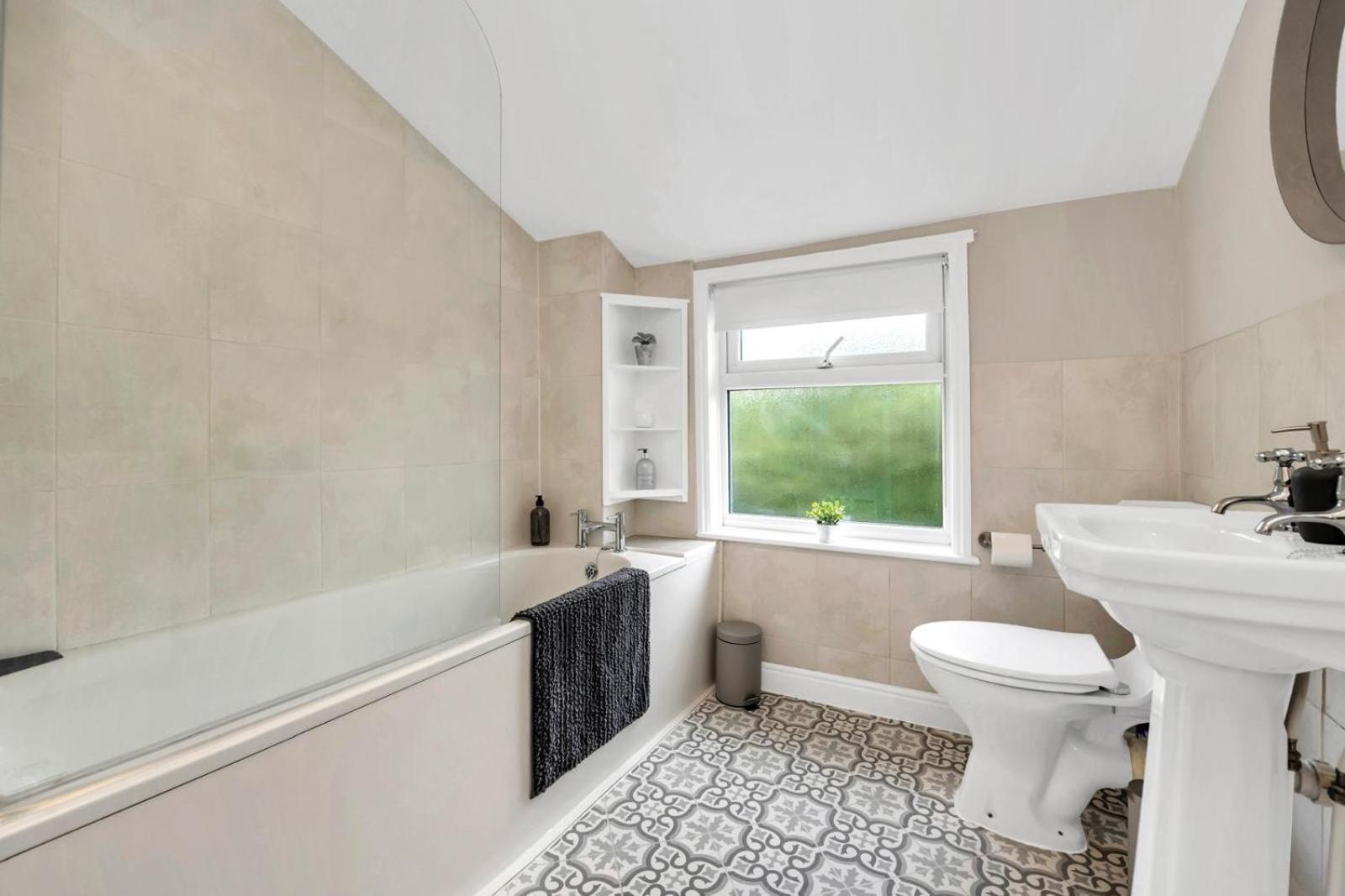 Holiday home Delightful 10 St Martins - 2 Bed, 2 Bathroom With Parking Available